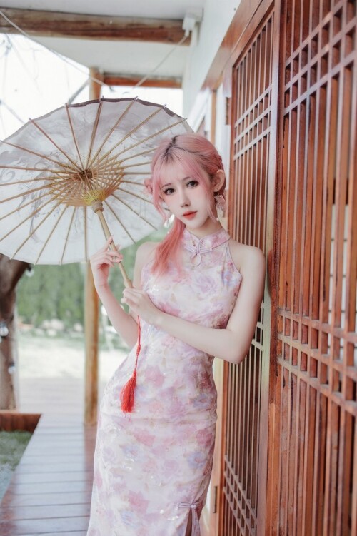 仙女月 - 粉色旗袍 预览展示图 2