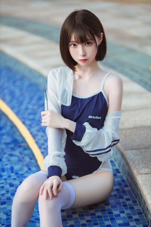 许岚LAN - 泳池竞泳 预览展示图 3