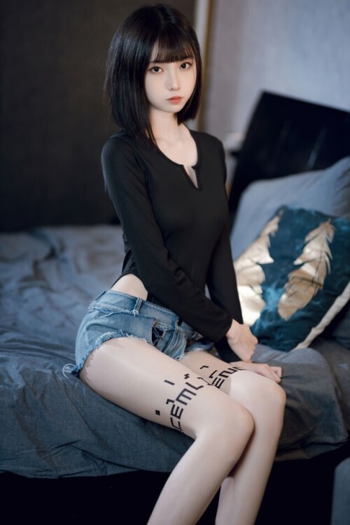 许岚LAN - 纯欲牛仔短裤2 预览展示图 4