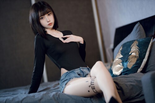 许岚LAN – 纯欲牛仔短裤2 [40P-278MB]