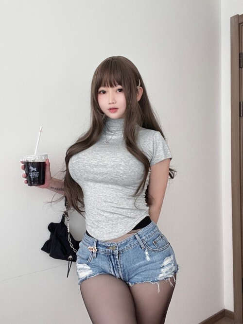 是依酱呀 – 学姐的背影 [38P5V-756MB]