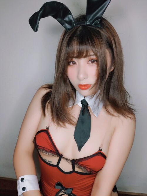 柘烟Zuken – 双节限定兔女郎 [100P1V-604MB]