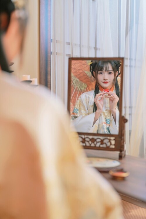 兔子Zzz不吃胡萝卜 - 小轩窗，正梳妆 预览展示图 4