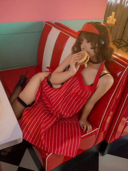Kokuhui - 麦当劳的女服务员 预览展示图 2