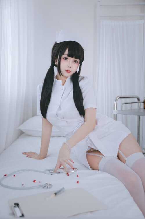 日奈娇 - 诊所护士 预览展示图 1