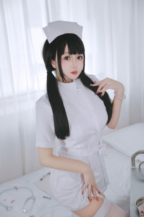 日奈娇 - 诊所护士 预览展示图 2