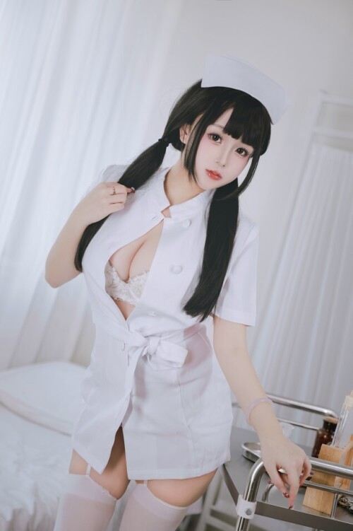 日奈娇 - 诊所护士 预览展示图 5