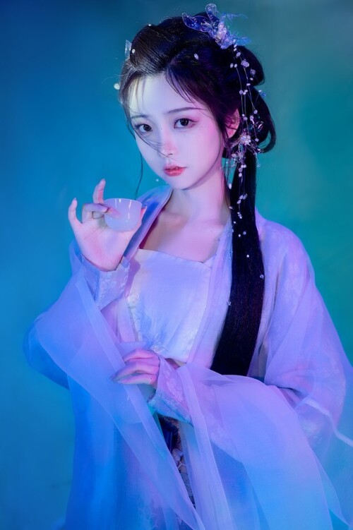 怀里猫ovo - 她是那一抹蓝 预览展示图 5