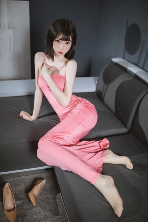 许岚LAN - 粉色长裙 预览展示图 4