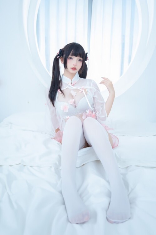 神楽坂真冬 - 蜜桃雪糕 预览展示图 2
