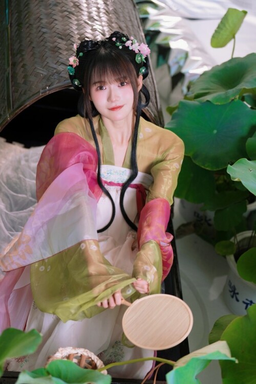 兔子Zzz不吃胡萝卜 - 浮香花谷 预览展示图 2