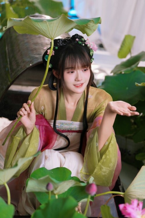 兔子Zzz不吃胡萝卜 - 浮香花谷 预览展示图 4