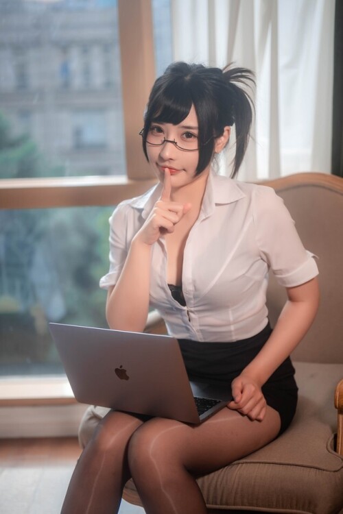 糖果果Candy - 室内OL 预览展示图 3