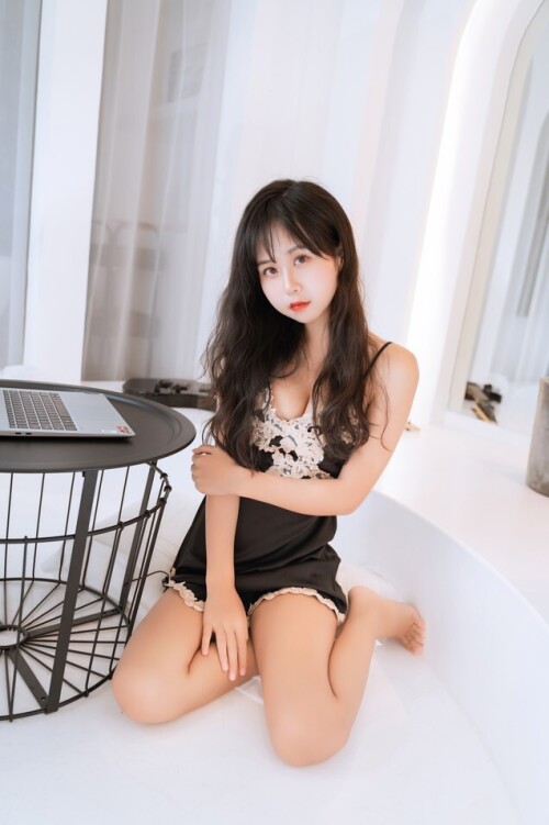 萌芽儿 - 小D睡衣 预览展示图 3