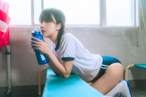 Shika小鹿鹿 - 体操服妹妹 预览展示图 1