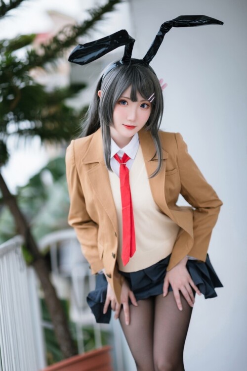 瓜希酱 - 樱岛麻衣 校服 预览展示图 4