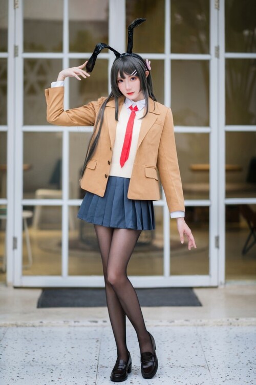 瓜希酱 - 樱岛麻衣 校服 预览展示图 5