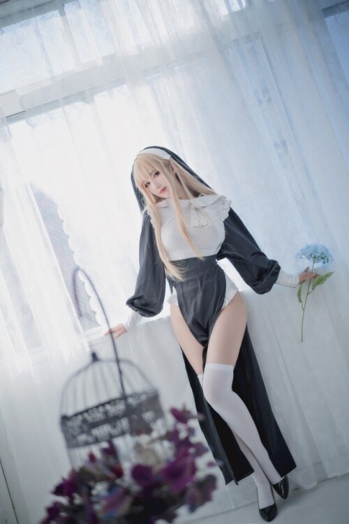 Shika小鹿鹿 - 不好好穿衣服的修女 预览展示图 5