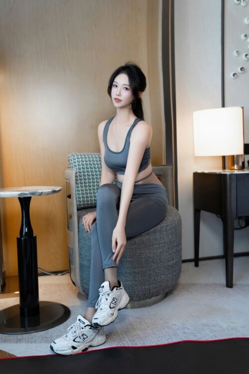 抖娘利世 - 灰色瑜伽服 预览展示图 5
