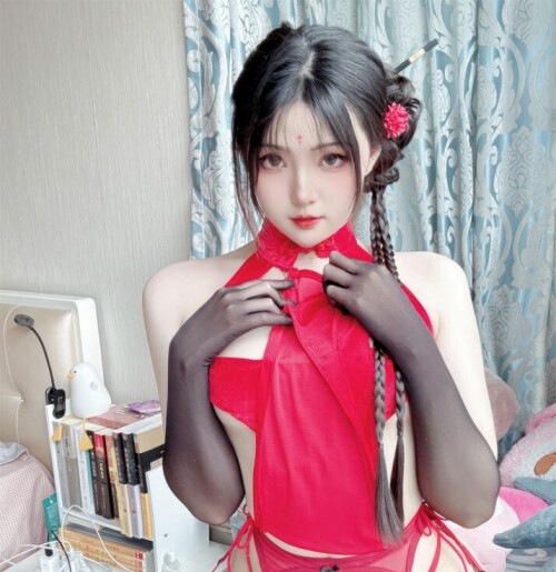 Natsuko夏夏子 - 龙年新春 自拍 预览展示图 1