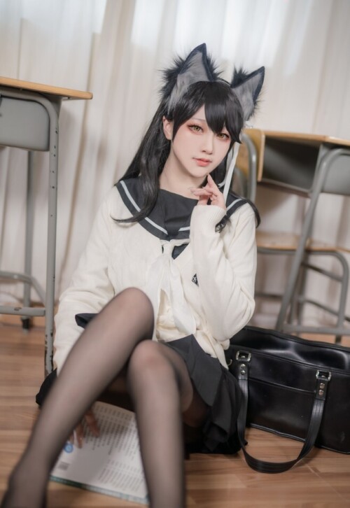 Halo_酱 - 碧蓝航线爱宕校服 预览展示图 1