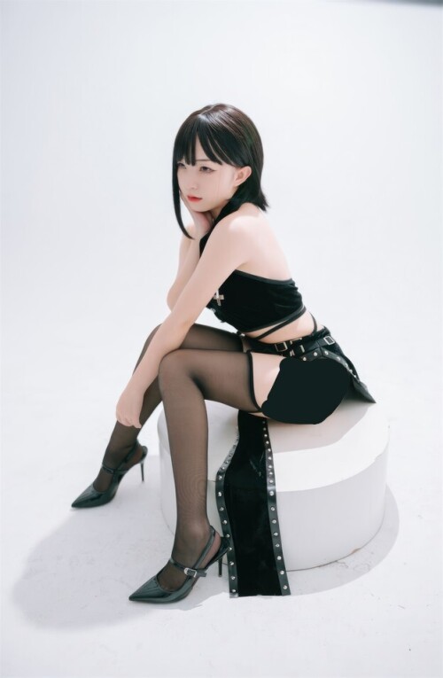 花铃 - 吊带袜修女 预览展示图 1