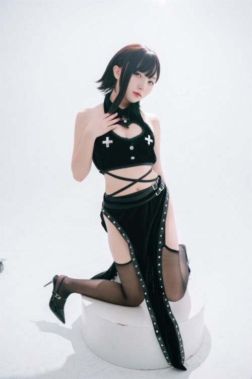 花铃 - 吊带袜修女 预览展示图 2