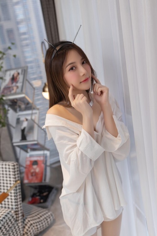 鱼子酱Fish - 机器人女友 预览展示图 3
