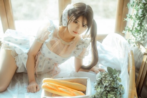 rua阮阮 – 花房 小裙子 [54P-660MB]