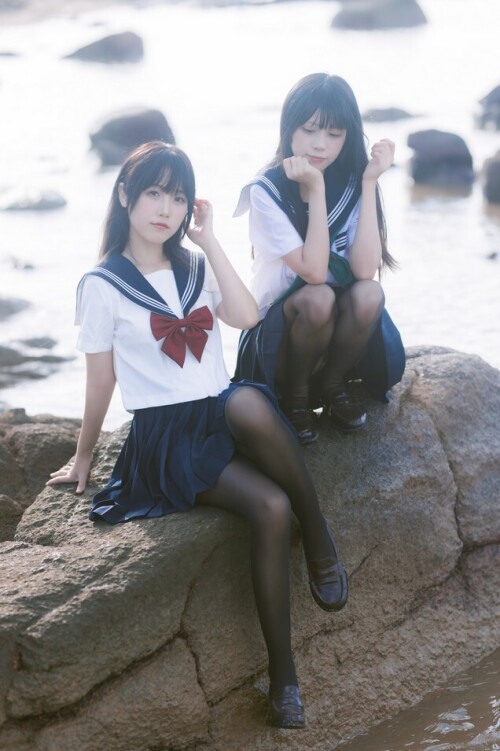 不呆猫&三無人型 - 水手服百合黑丝 预览展示图 5