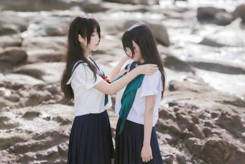 不呆猫&三無人型 - 水手服百合黑丝 预览展示图 2
