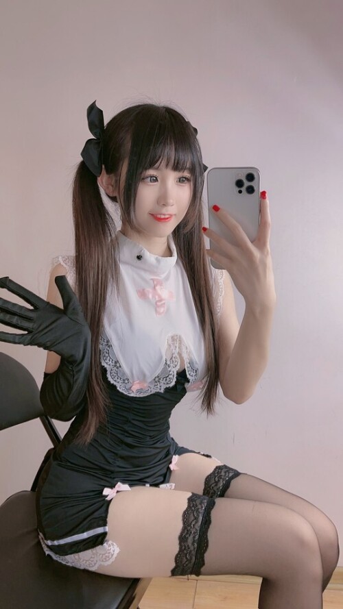miko酱ww - 自拍系列mikoの黑丝01 预览展示图 4