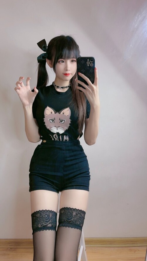 miko酱ww - 自拍系列mikoの黑丝02 预览展示图 2