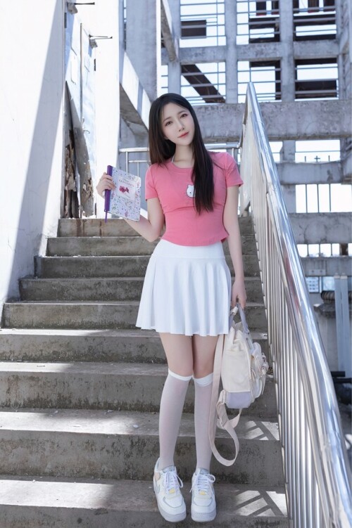 鱼子酱Fish - 天台少女 预览展示图 2