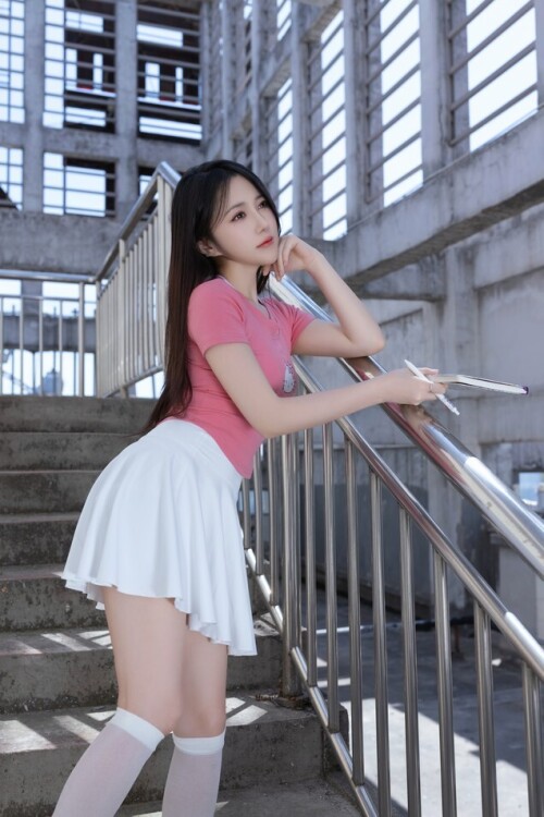 鱼子酱Fish - 天台少女 预览展示图 3