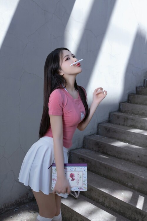 鱼子酱Fish - 天台少女 预览展示图 1