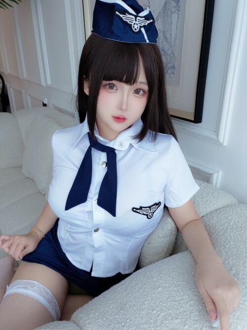 日奈娇 - 空姐 预览展示图 1