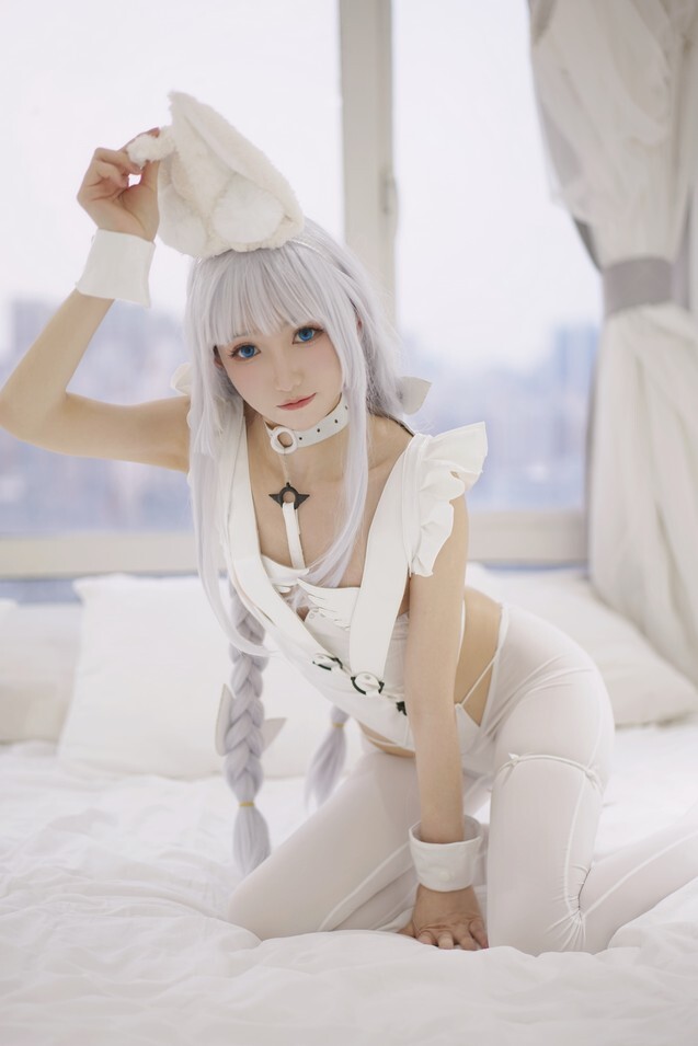 Coser衣衣 - 恶毒兔女郎 [39P4V-433MB]