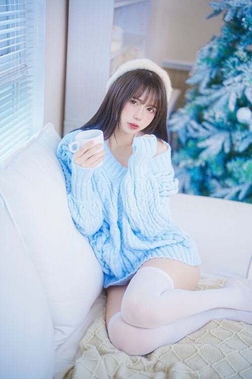 Tina很妖孽呀 - 蓝色秋冬毛衣 预览展示图 2