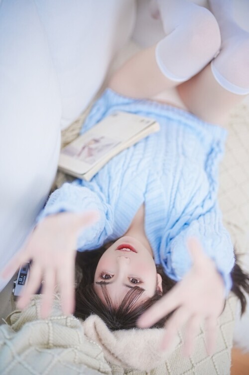 Tina很妖孽呀 - 蓝色秋冬毛衣 预览展示图 5