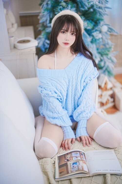 Tina很妖孽呀 - 蓝色秋冬毛衣 预览展示图 4