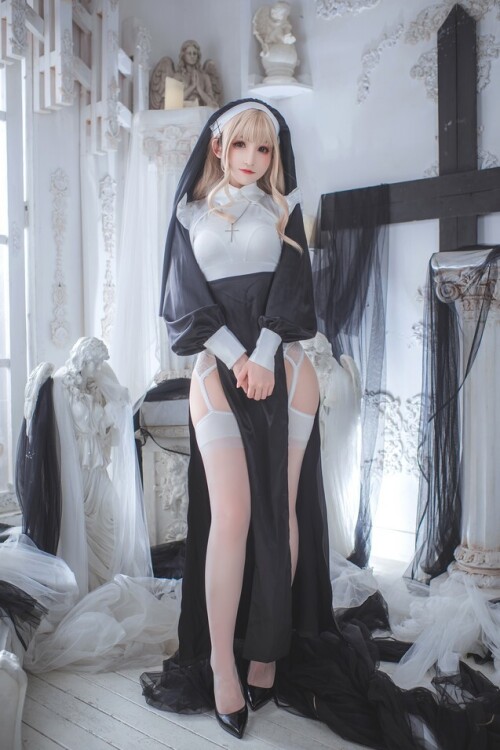 Coser衣衣 - 修女 预览展示图 6