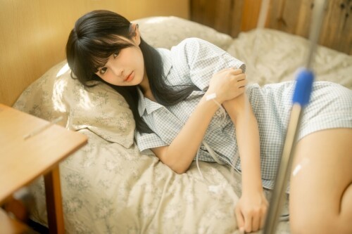 桜井宁宁 - 生病女友 预览展示图 2
