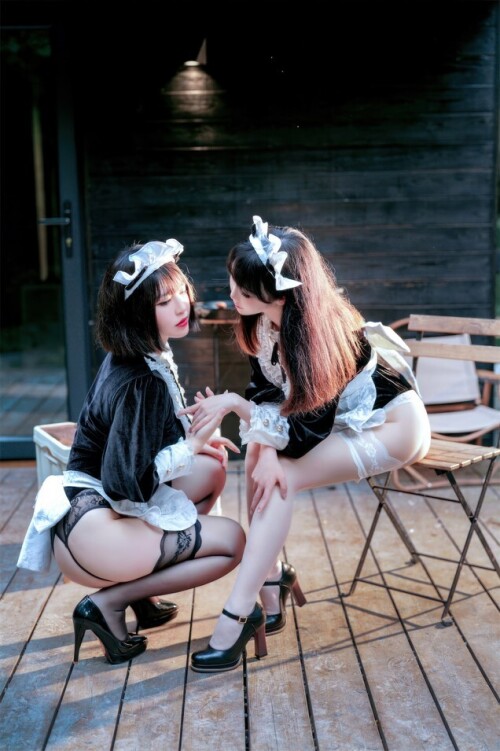 半半子&面饼仙儿 -【BANBANKOxMianZelizer】メイド姉妹 [74P-548MB]