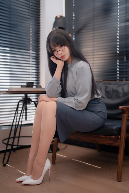轩萧学姐 - 蓝裙OL 预览展示图 4