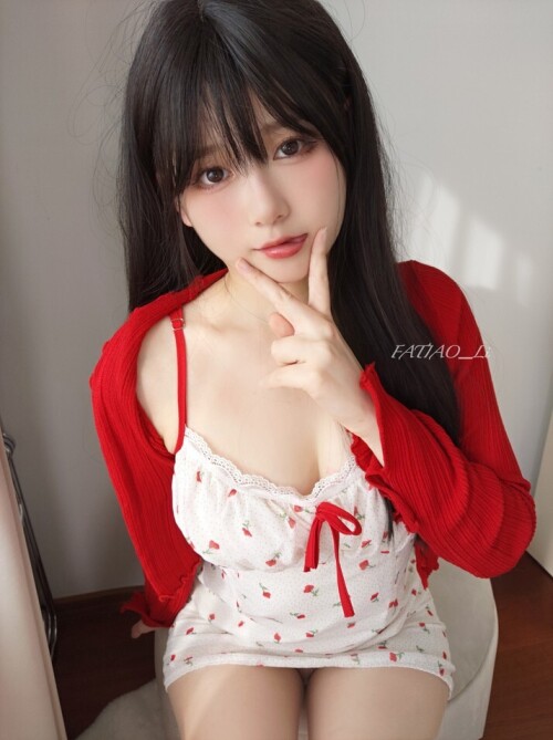 迷之呆梨 – 自撮り写真24.01 春日少女 [77P3V-444MB]