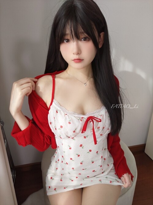 迷之呆梨 - 自撮り写真24.01 春日少女 预览展示图 3