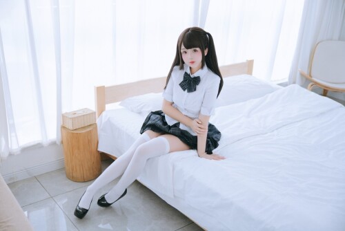 日奈娇 (樱井小莜) - 学姐 预览展示图 1