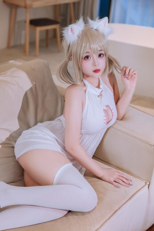 日奈娇 (樱井小莜) - 波斯猫 预览展示图 4