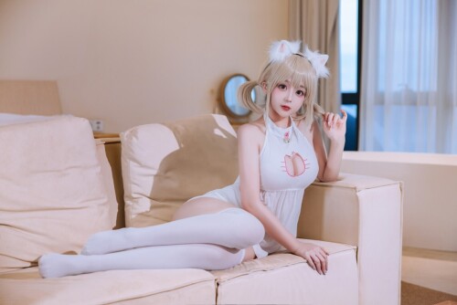 日奈娇 (樱井小莜) - 波斯猫 预览展示图 2